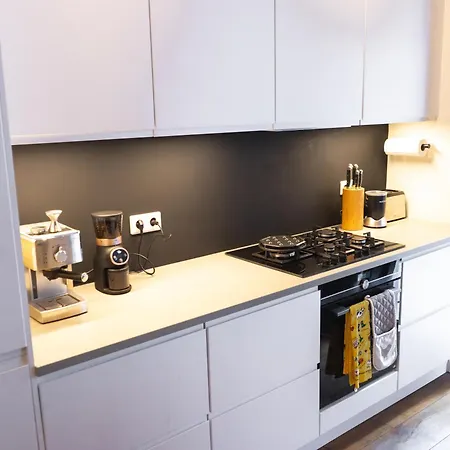 アパート Classic Duplex With Garden, Close To Vondelpark アムステルダム